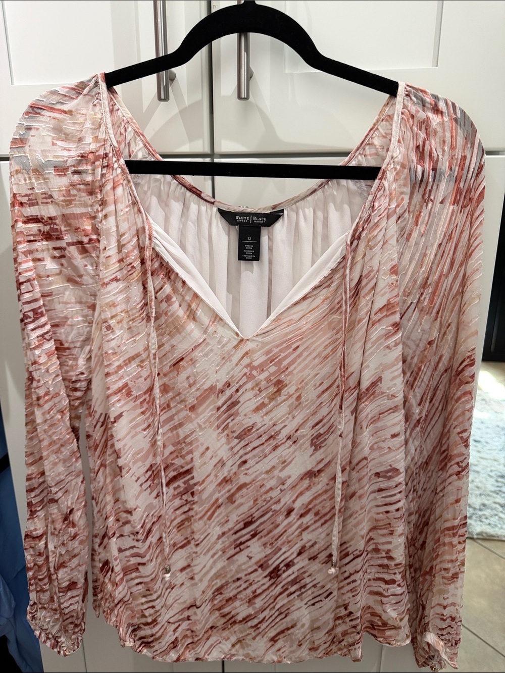 White House Black Market White and Rose Brushstroke V-Neck Blouse